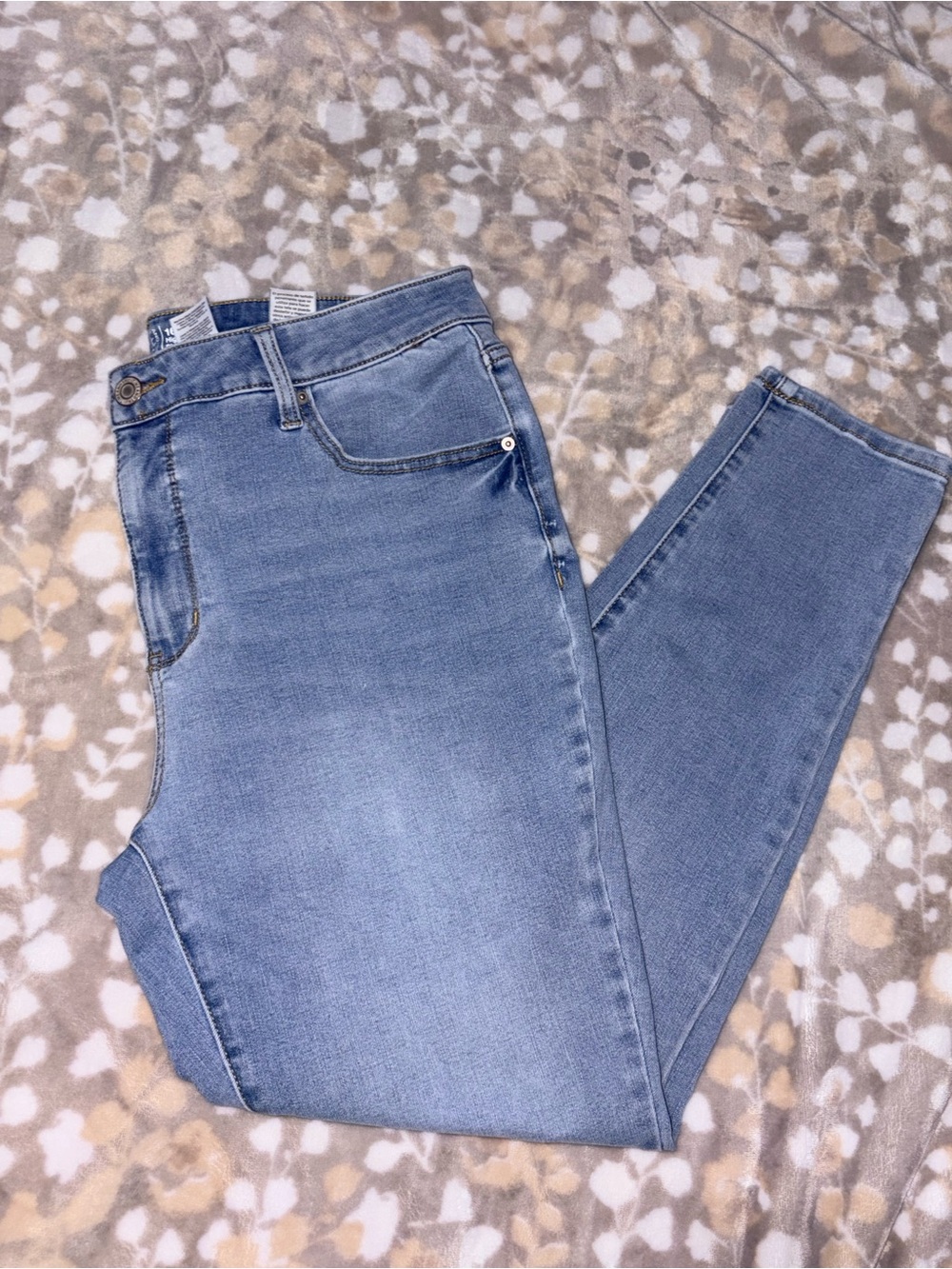 Time and Tru Faded Light Blue Skinny Jeans